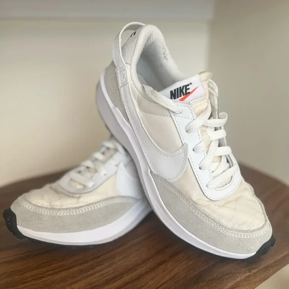 Nike Women’s Waffle Debut Sneaker Sneakers Athletic Shoes White 6 - Picture 1 of 6